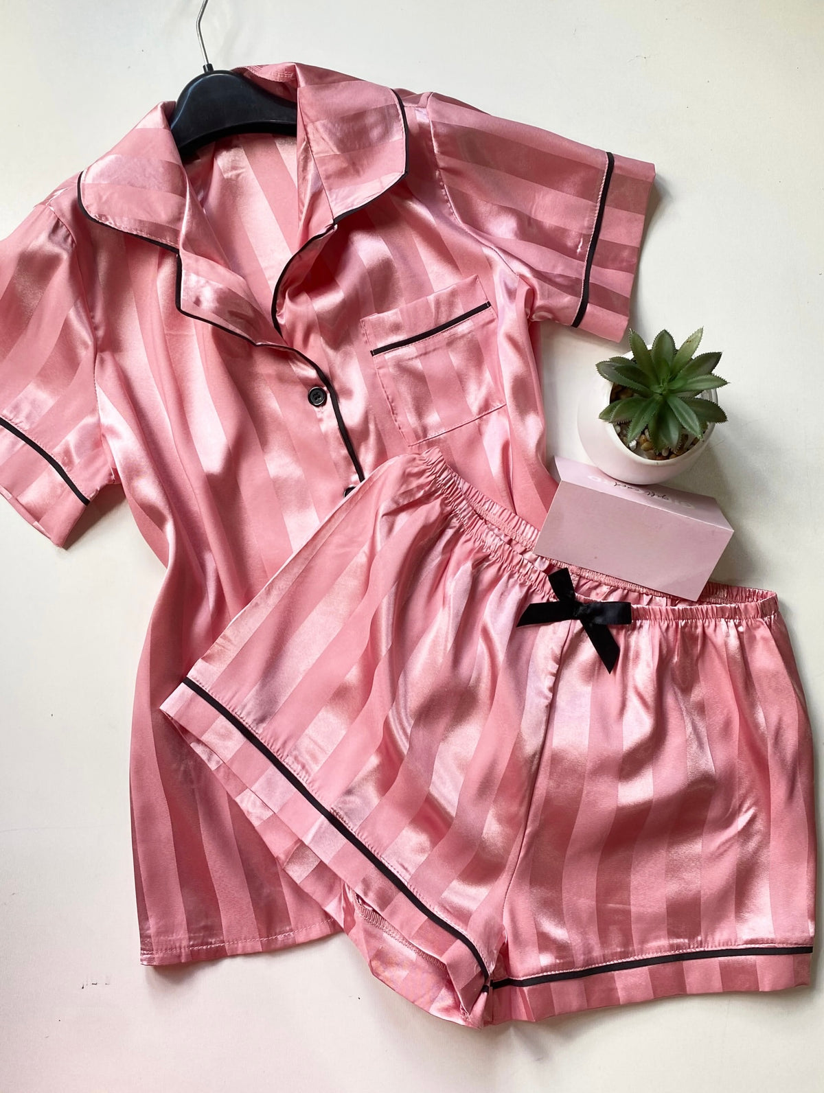 Pijama rosa de rayas